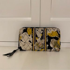 Vera Bradley Accordian Wallet